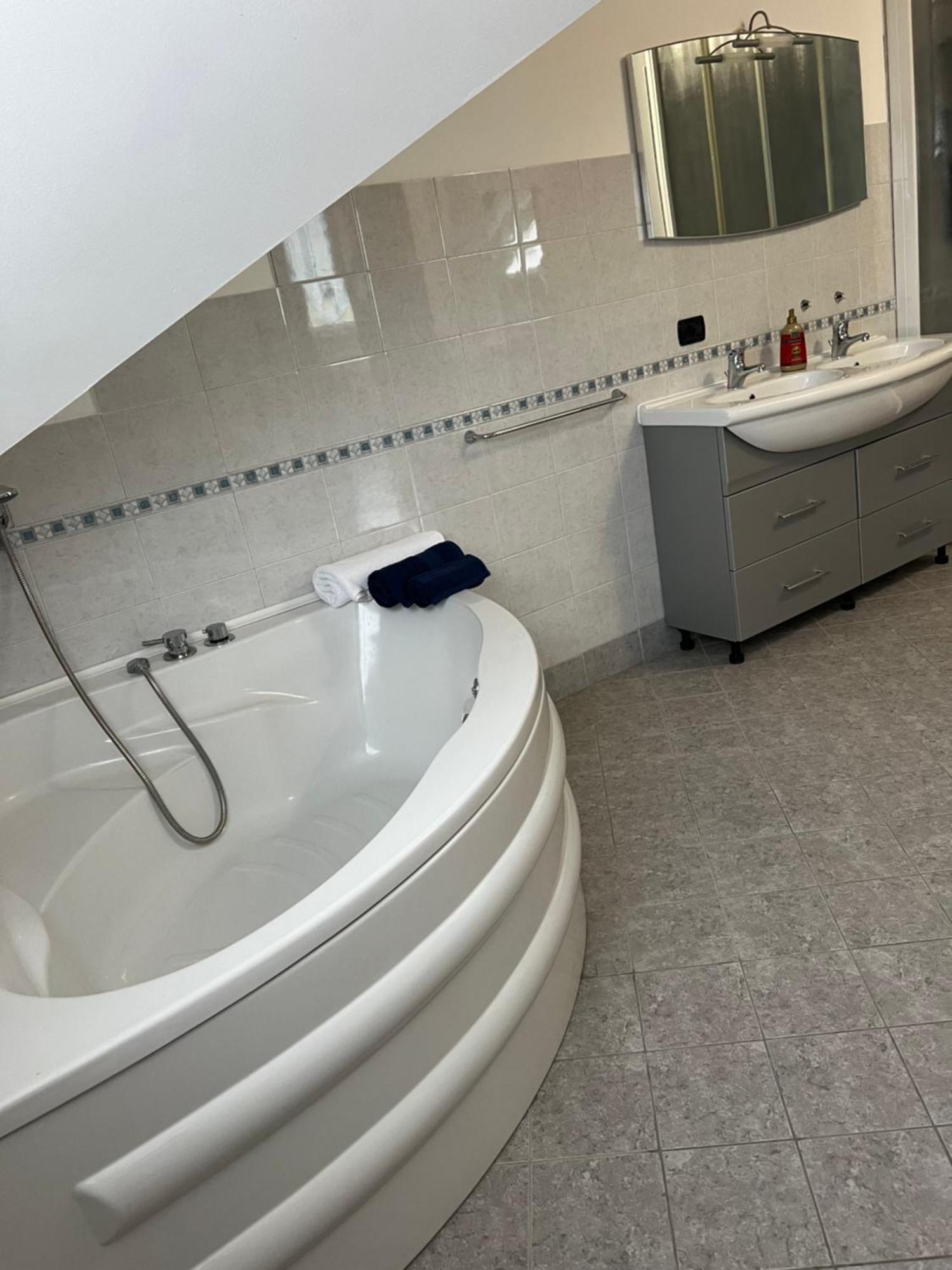 Casa I Cedri Apartment Borgo San Dalmazzo Luaran gambar